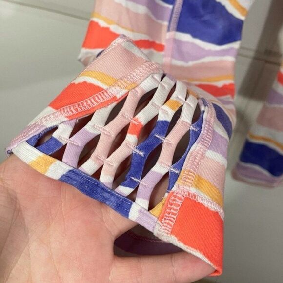 LuLuLemon True Self Bleacher Striped Crop Legging - Picture 4 of 6